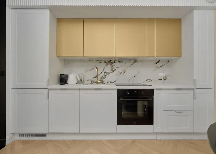 Luxurious 13Th Floor Beige Apartment In Wroclaw With Furnished Balcony By Renters Prestige