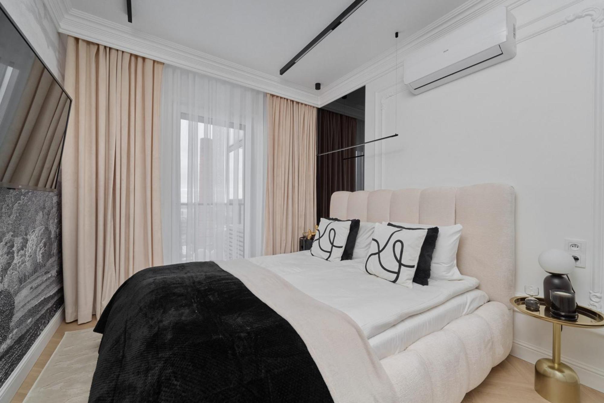 Apartmán Luxurious 13th Floor Beige In With Furnished Balcony By Renters Prestige Vratislav